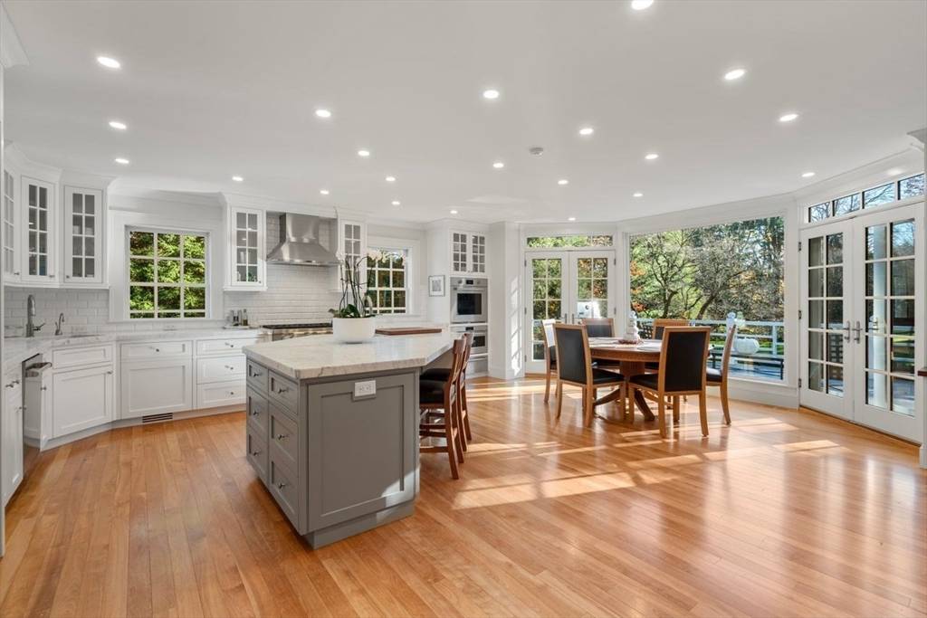 Brookline, MA 02445,71 Sears Rd