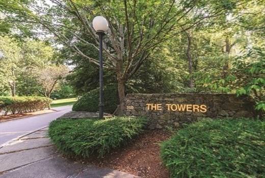 Newton, MA 02467,250 Hammond Pond Parkway #307N