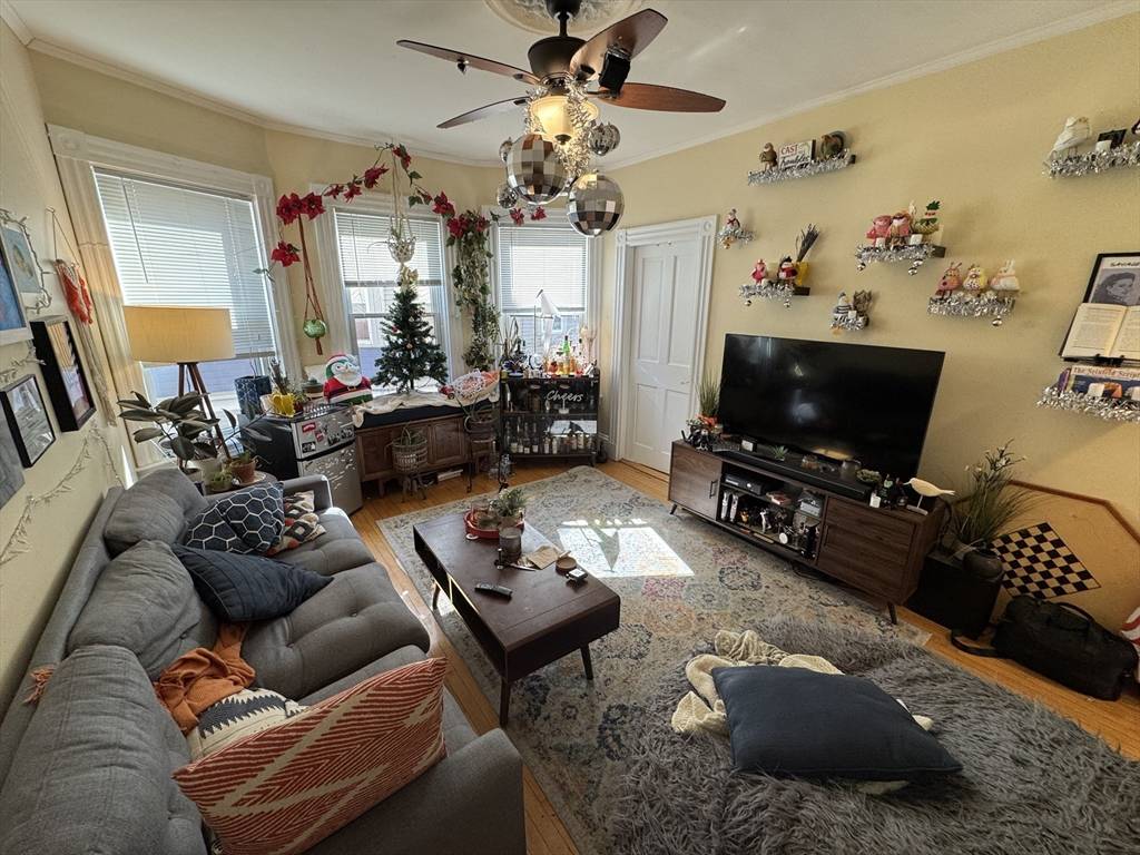 Cambridge, MA 02140,176 Elm St #2