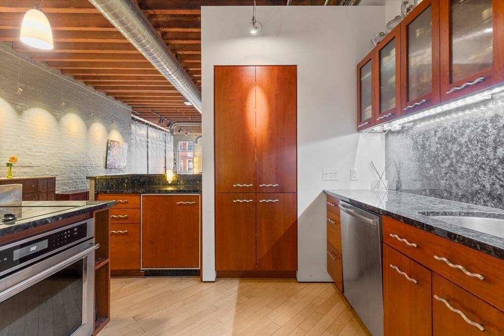 90 South St #3 Boston, MA 02111