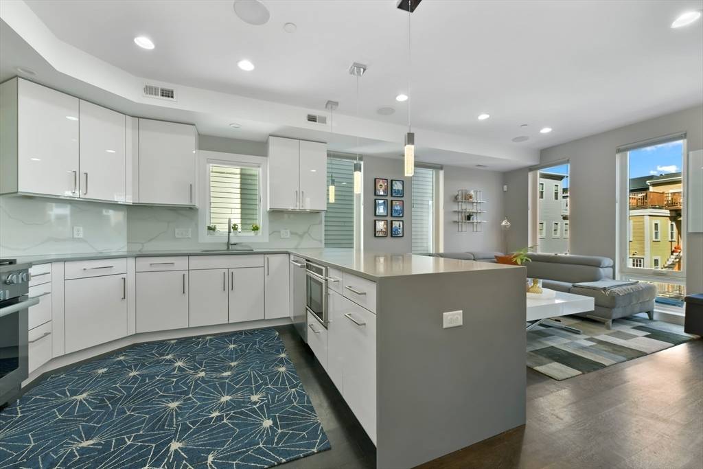 Boston, MA 02127,117 Bolton St