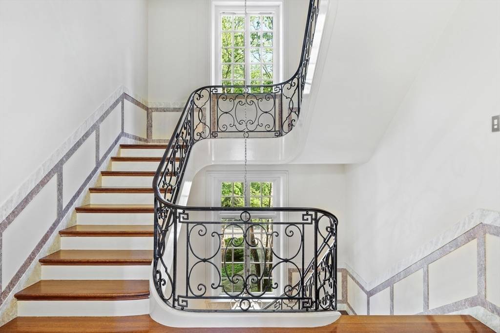 333 Lee St Brookline, MA 02445