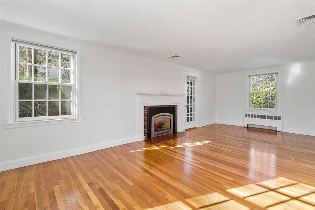Newton, MA 02460,66 Fessenden Street
