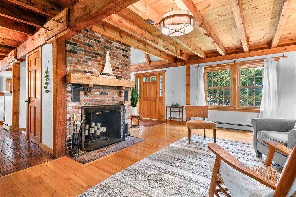 Barnstable, MA 02632,17 Cedar Point Cir