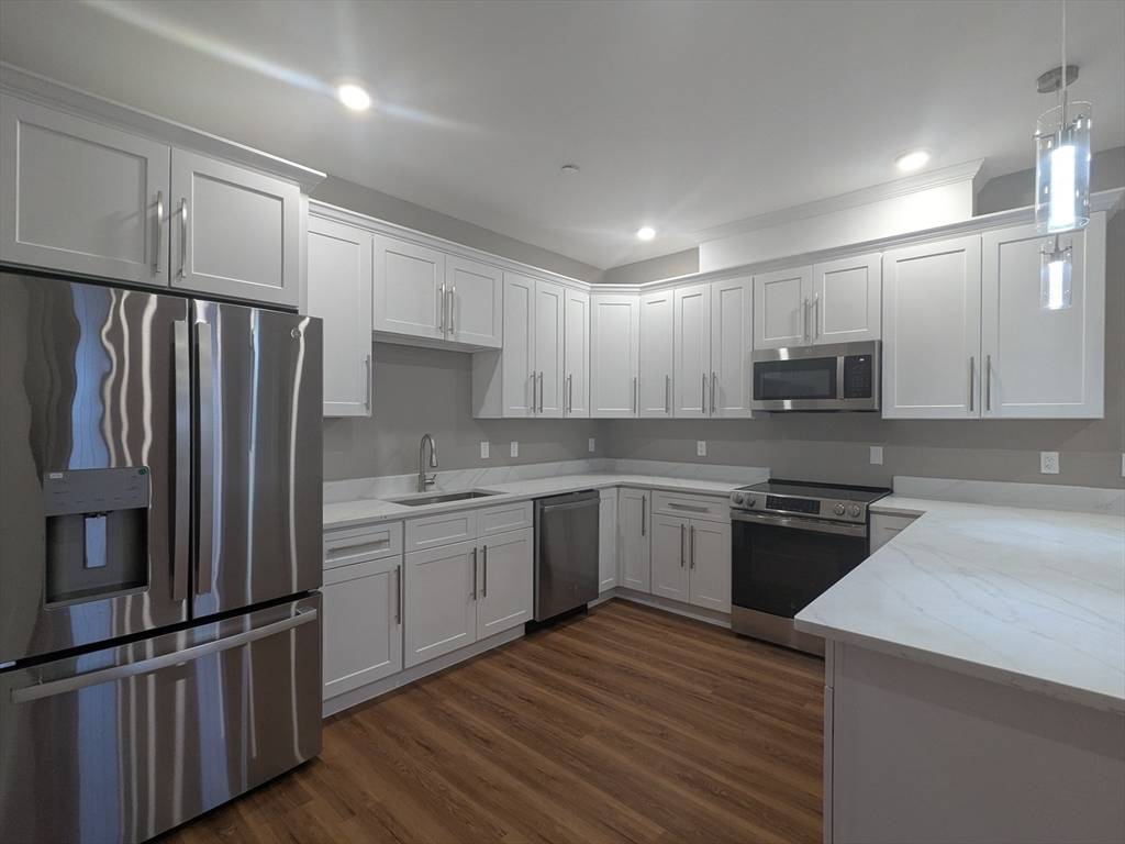 Lynn, MA 01904,13 Nahant Street #2C
