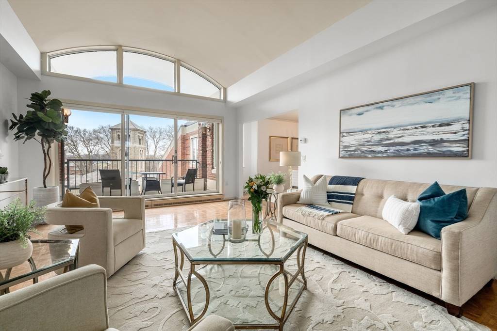 Cambridge, MA 02138,130 Mount Auburn St #511