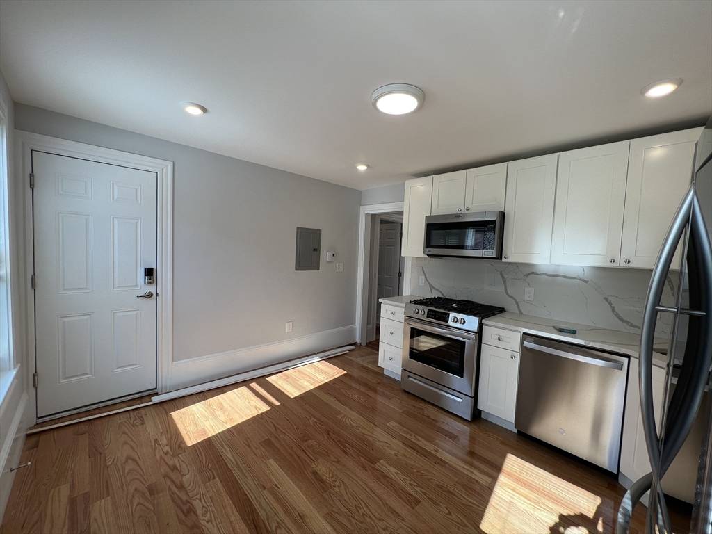 Somerville, MA 02143,3 Mossland St #3