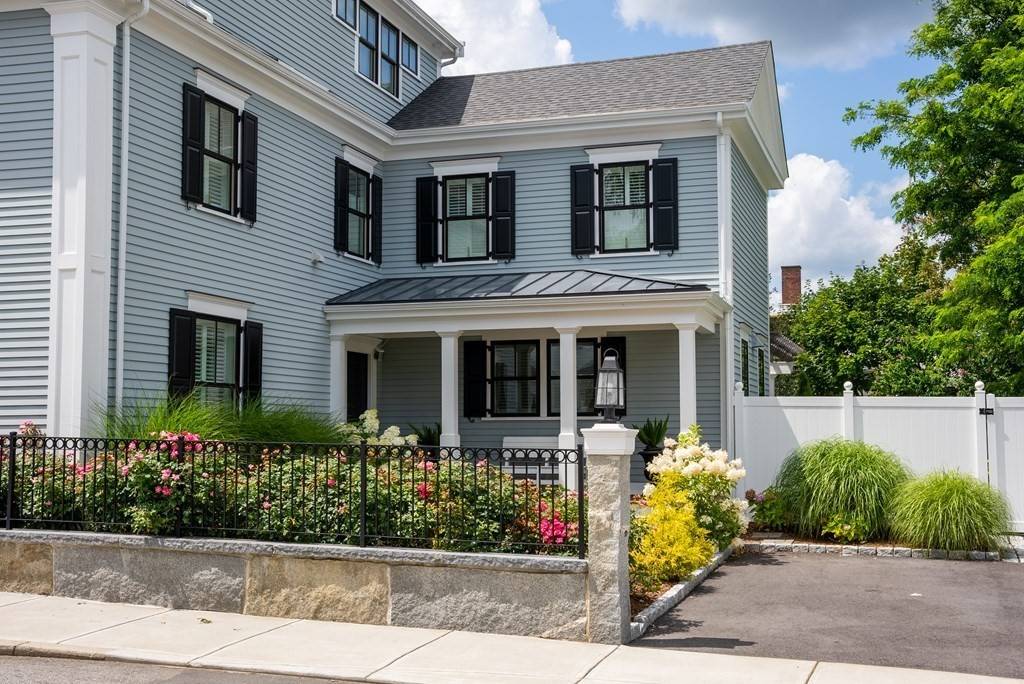 Plymouth, MA 02360,8 Chilton Street