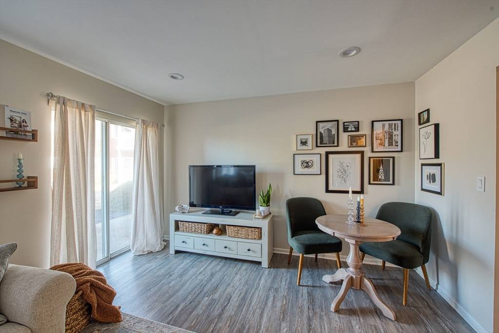 Sharon, MA 02067,35 Bayberry Dr #2