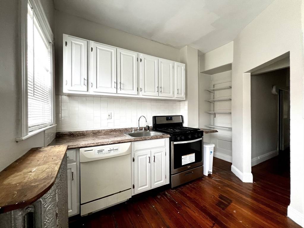 Brookline, MA 02446,18 Winslow Road #1