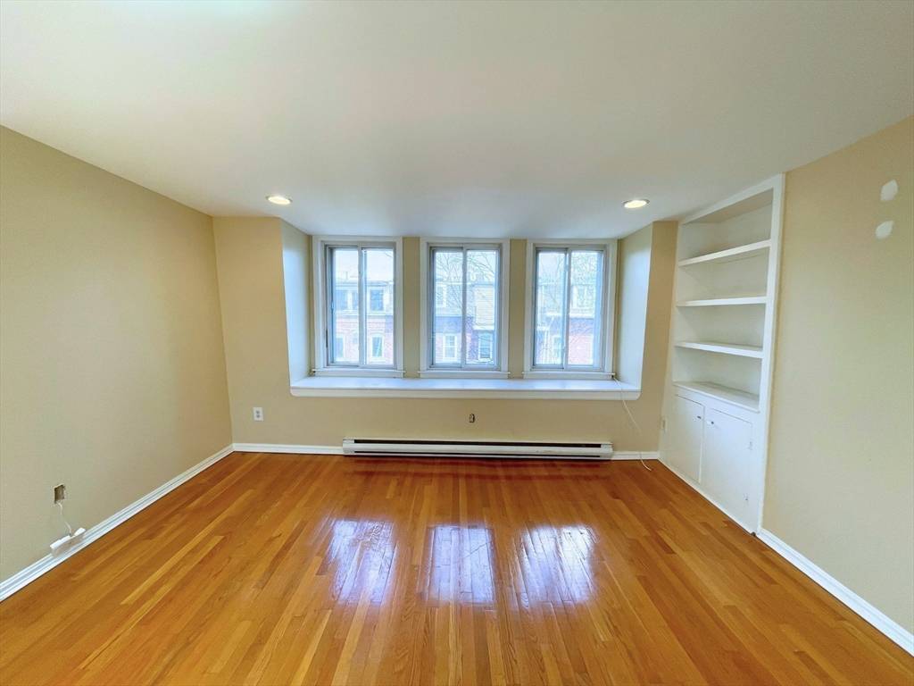 Chelsea, MA 02150,24 Front Street #2