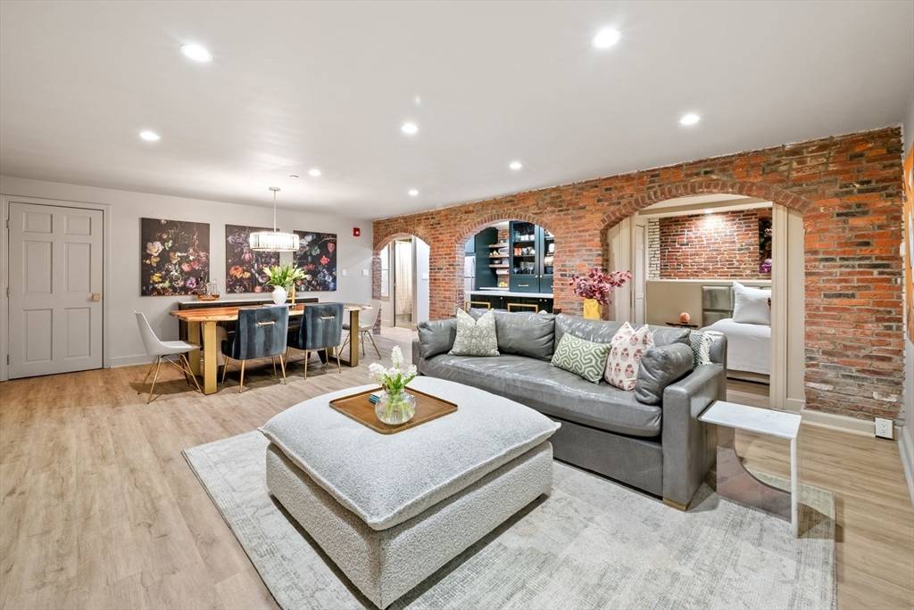 Boston, MA 02114,34 Hancock St #1B