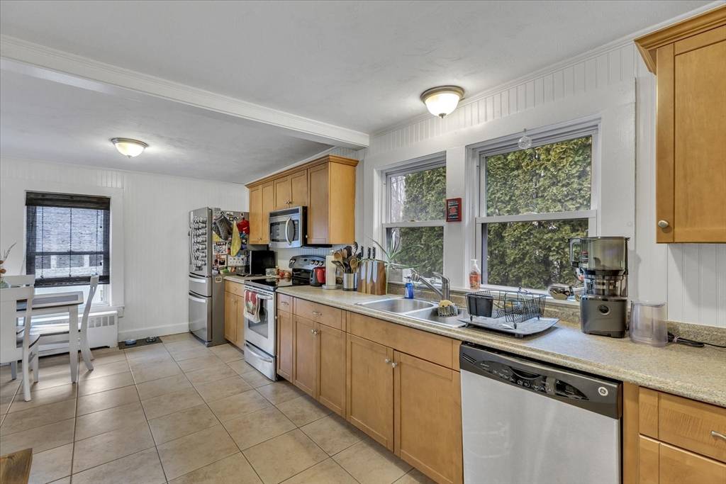 Falmouth, MA 02540,33 Oakwood Ave