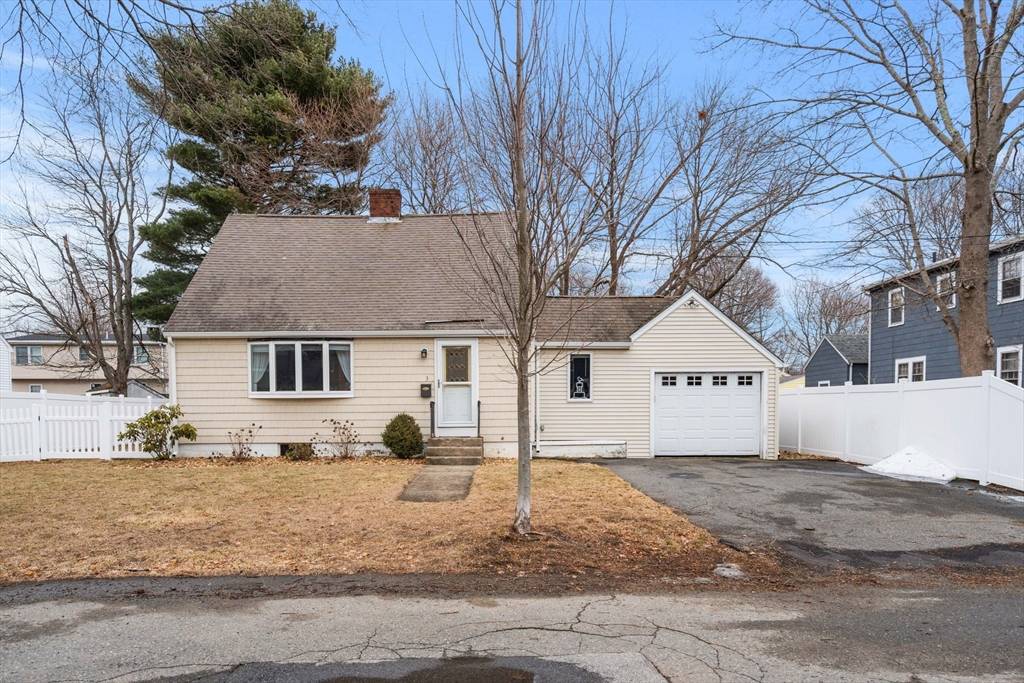 Beverly, MA 01915,3 Gray Rd.