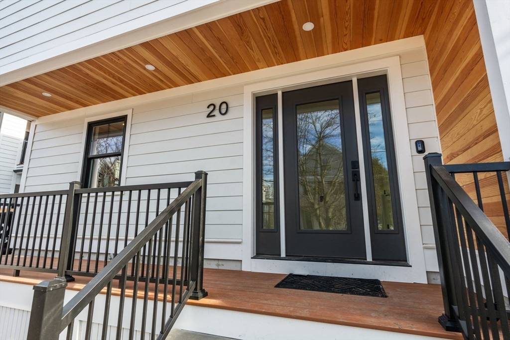 Newton, MA 02458,20 Clinton St #20