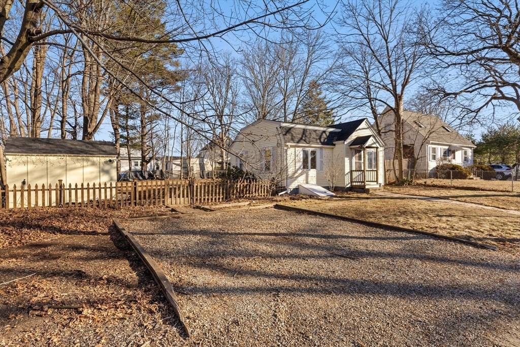 Mansfield, MA 02048,29 Warren Ave