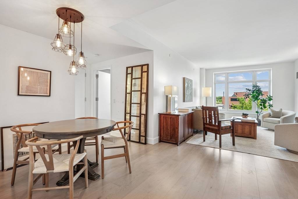 Boston, MA 02114,100 Lovejoy Wharf #4J