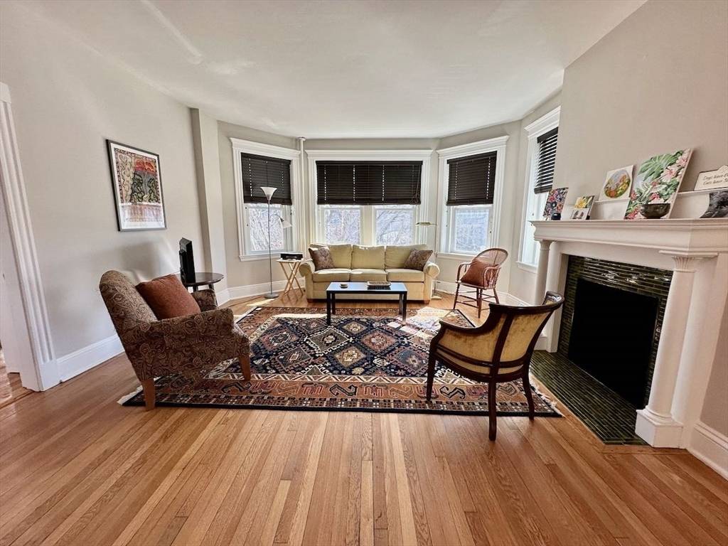 Brookline, MA 02445,1768 Beacon St #31