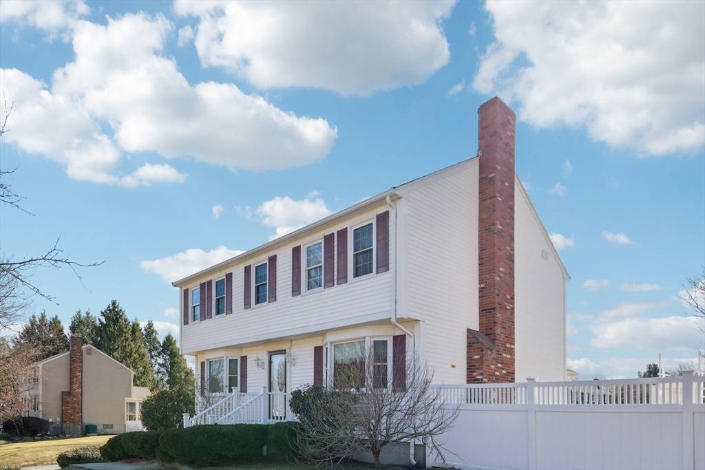 Medway, MA 02053,6 Waterview Dr