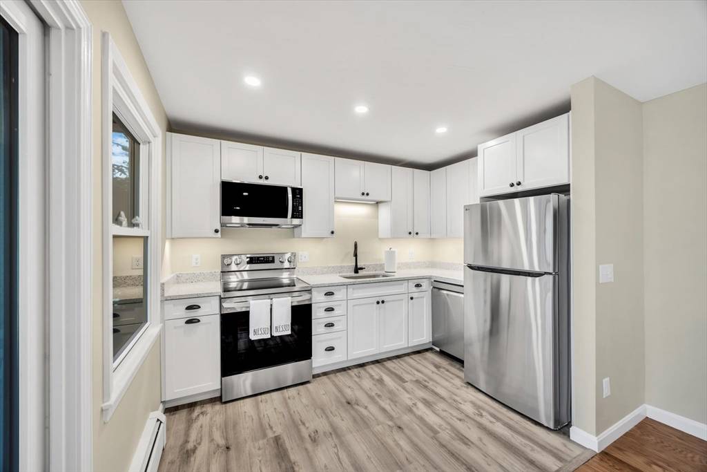 14 Harold St #2B Harwich, MA 02646