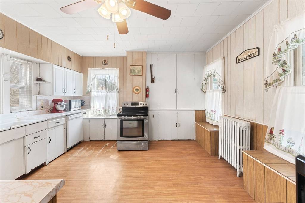 Taunton, MA 02780,99 Hart St