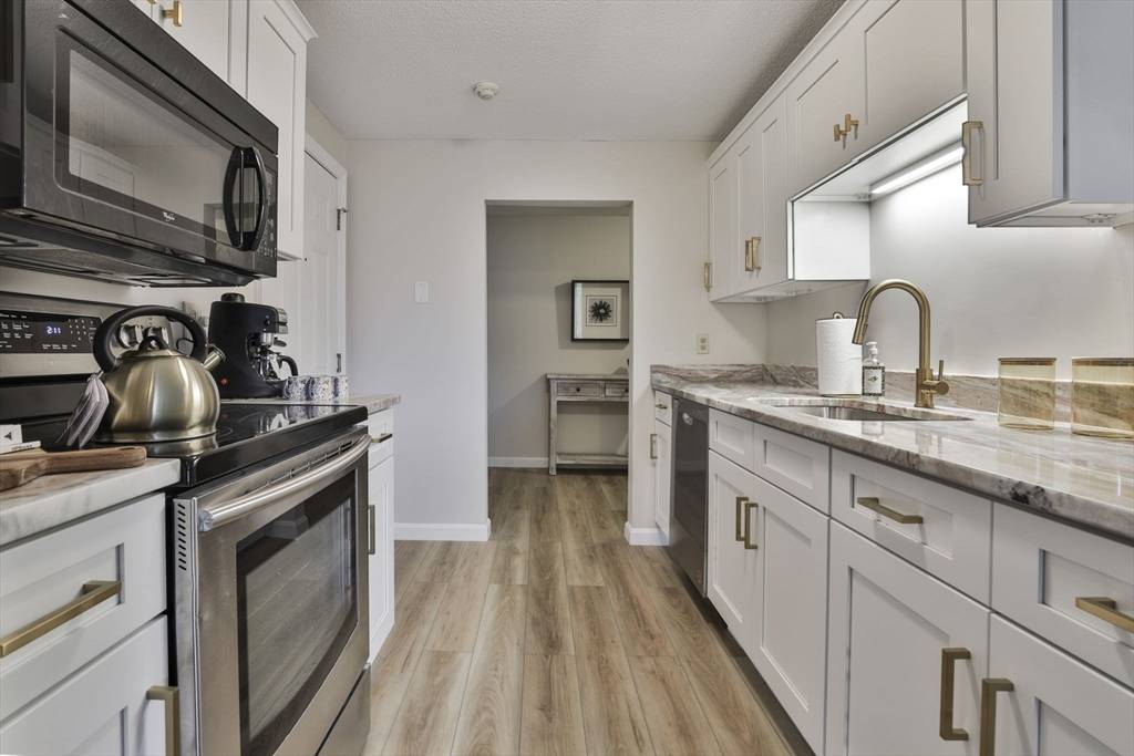 Chelmsford, MA 01824,181 Littleton Rd #213