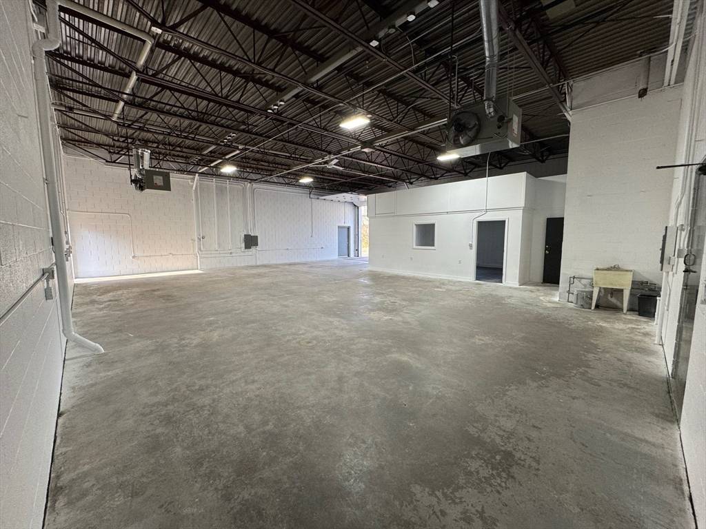 East Longmeadow, MA 01028,1 Panama Street