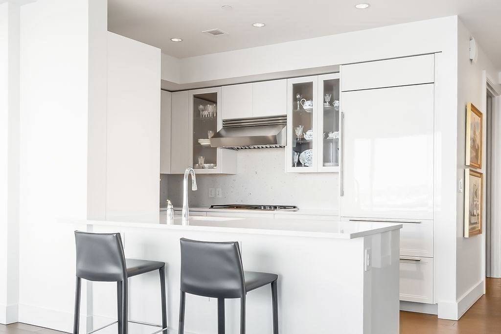 22 Liberty Drive #8F Boston, MA 02210