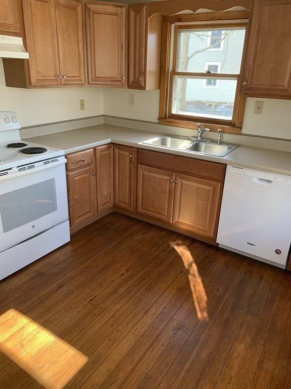 Newburyport, MA 01950,254 Water St #-