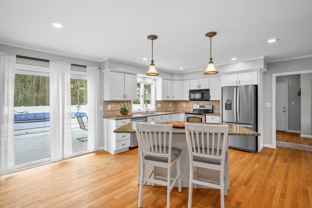 Dartmouth, MA 02747,26 Southwind Way