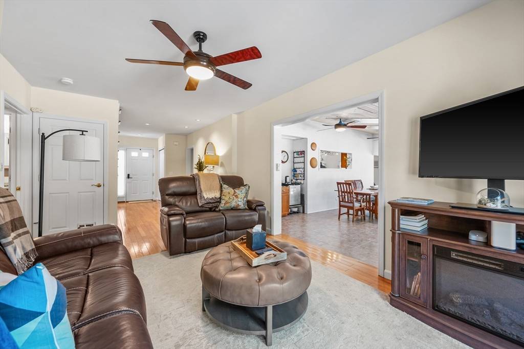 Barnstable, MA 02635,1860 Santuit-Newtown Road