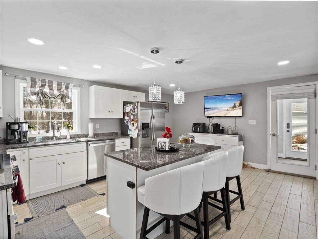 Dudley, MA 01571,30 Dresser Hill Rd