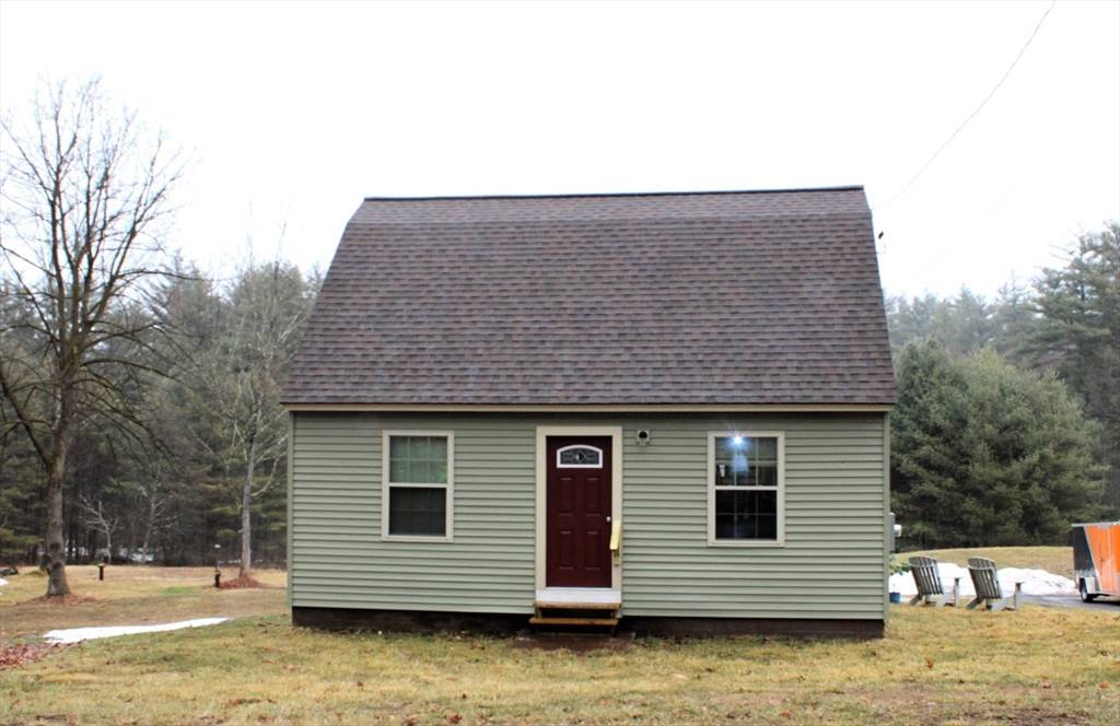 Greenfield, MA 01301,367 Country Club Rd