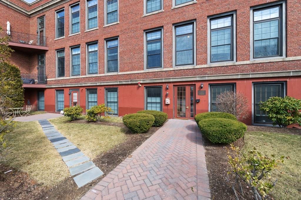 Medford, MA 02155,215 Harvard #24