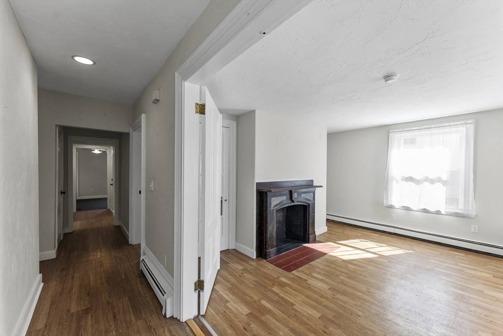Plymouth, MA 02360,129 Court St