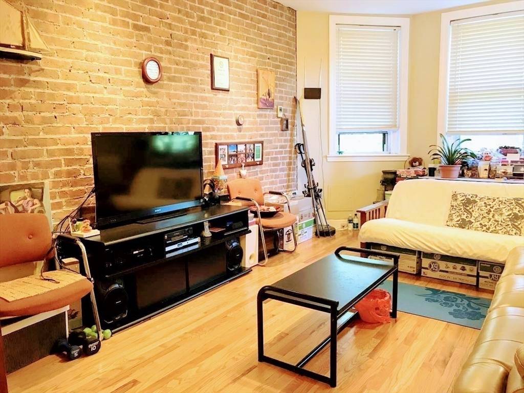 Boston, MA 02115,380 Riverway #6