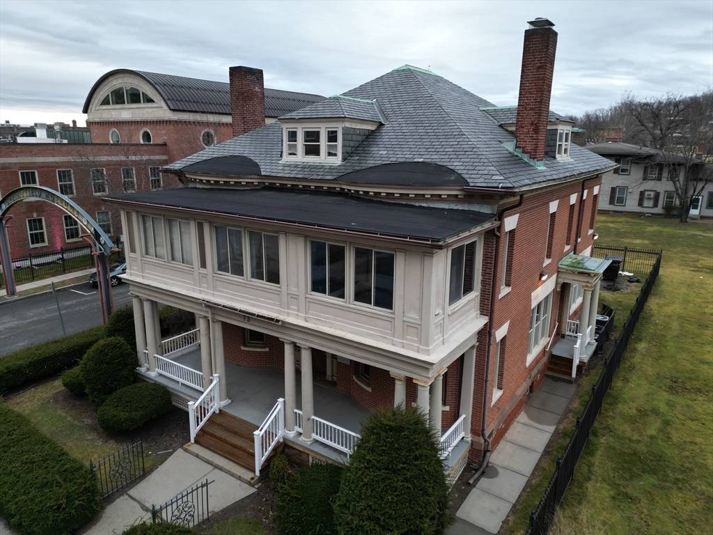 Springfield, MA 01151,73 Chestnut St #3-4