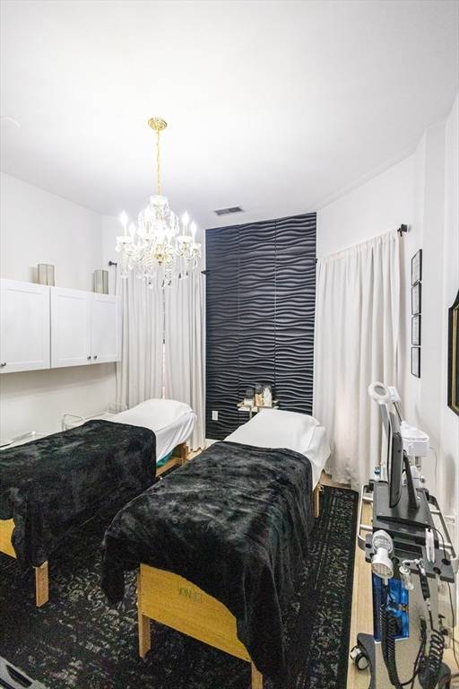 305 Newbury Street Boston, MA 02115