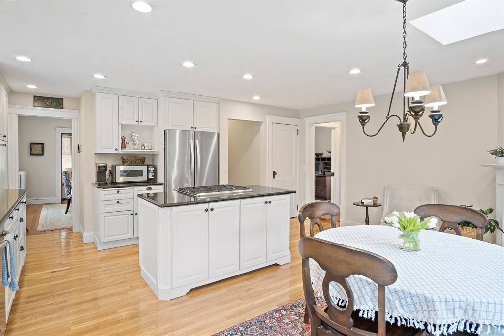 Woburn, MA 01801,8 Flagg St