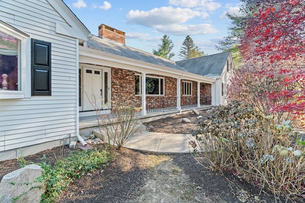 Framingham, MA 01702,676 Salem End Rd