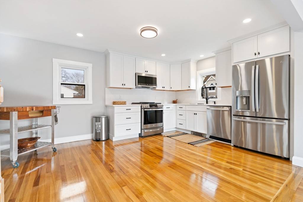 Danvers, MA 01923,12 Donegal Ln.