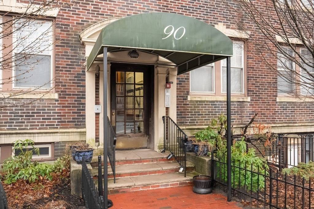 Boston, MA 02130,90 Bynner St. #10