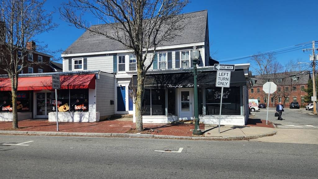 Amesbury, MA 01913,43 Friend St