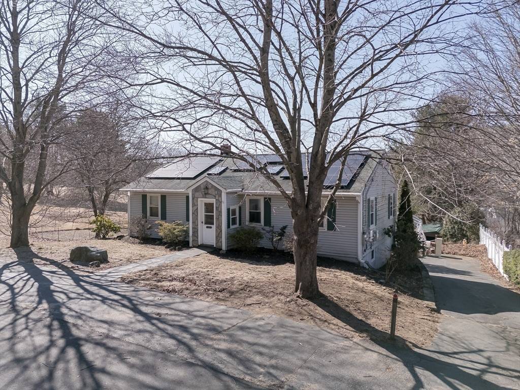 Warren, MA 01083,107 Richardson St
