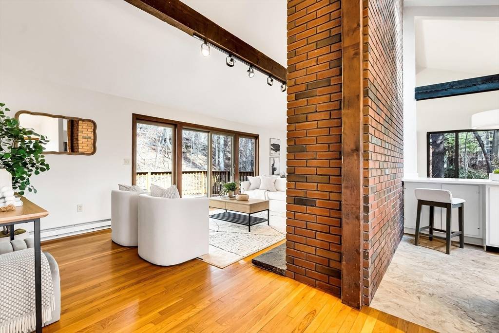 Northborough, MA 01532,221 Brewer St