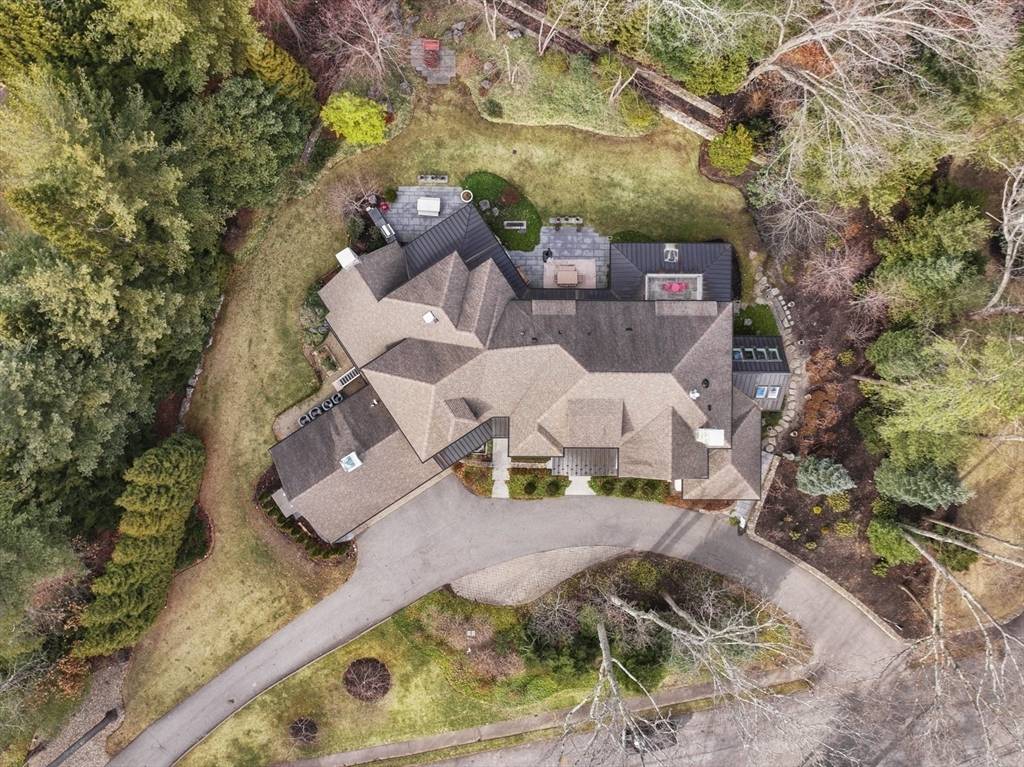 Wellesley, MA 02482,55 Ridge Hill Farm Road