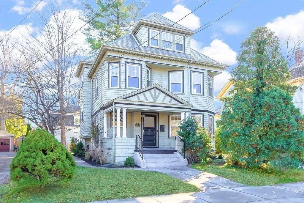 Newton, MA 02460,14 Lowell Ave
