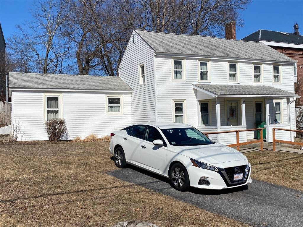 Clinton, MA 01510,13 Wilson Street