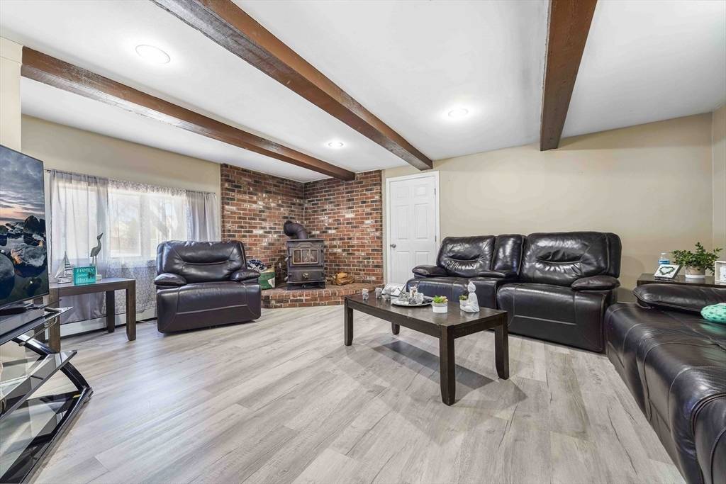 23 Bardsley St Acushnet, MA 02743