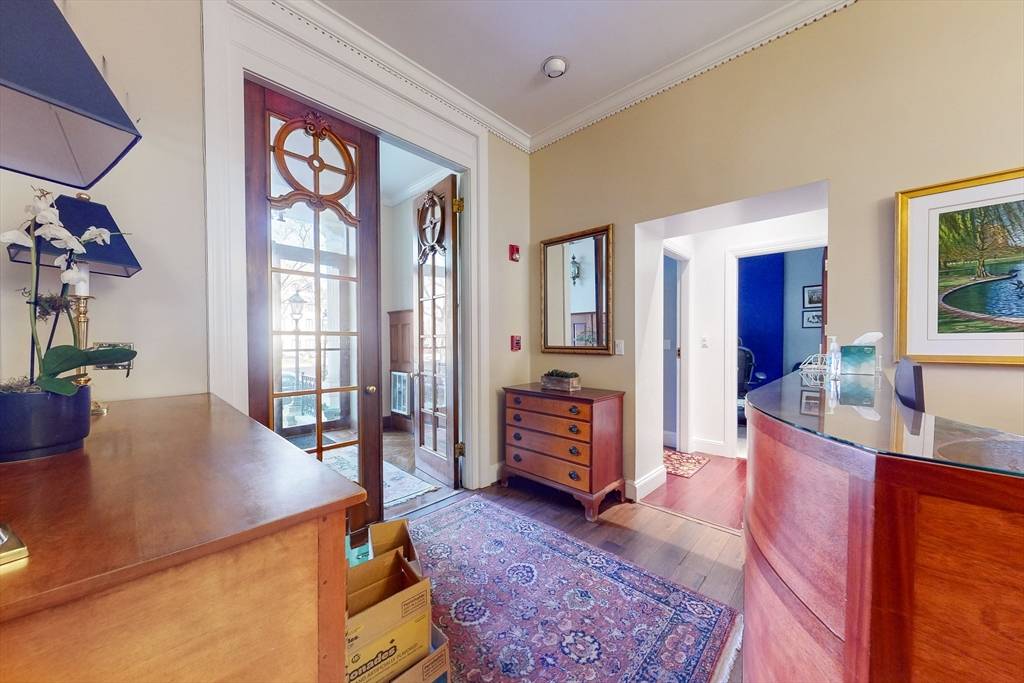 160 Commonwealth #U & L Boston, MA 02116
